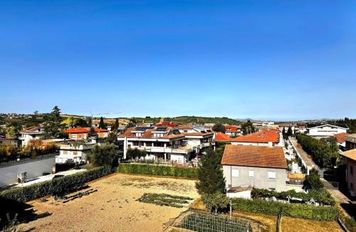 Sant'Egidio alla Vibrata Apartment | L'attico di Ella, tra mare e monti con vista bella