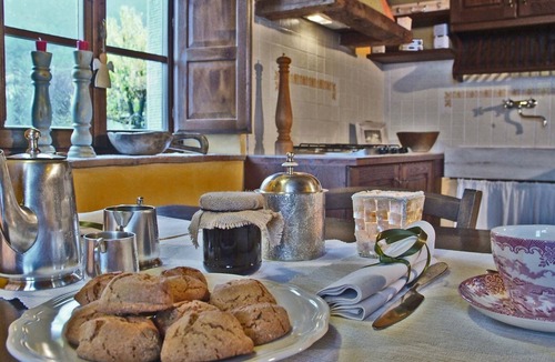 Pieve Fosciana Apartment | L'Ormasso, La Locanda del Moro, Pieve Fosciana, Lucca and Viareggio