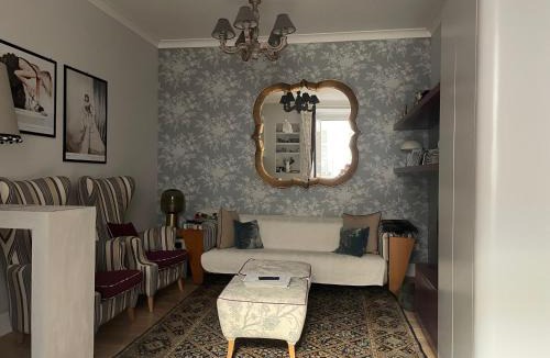 Rione XVI Ludovisi Apartment | La casa di Nina in Via Veneto
