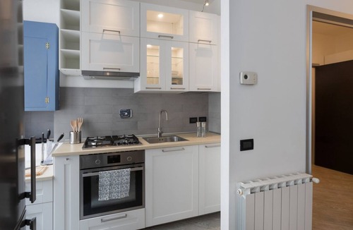 Citta Nuova-Barriera Nuova-San Vito-Citta Vecchia Apartment | La Casa in Viale, short term rent apartment