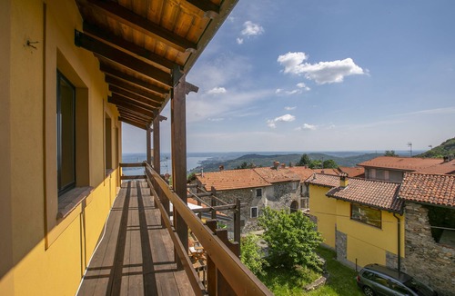 Nebbiuno House | La Casa nel Borgo Lake View, Nebbiuno, Italy