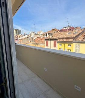 Parma City Centre Apartment | La CHARTREUSE Luxury Suites