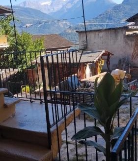 Saint-Pierre Apartment | La corte del meleto - appartamento in stile Valdostano