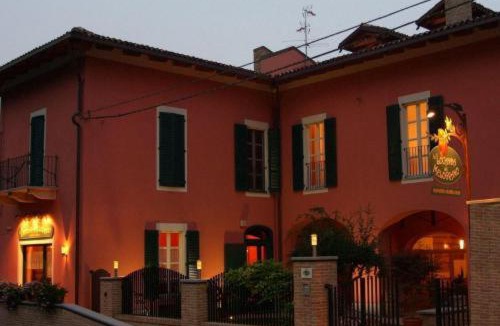 Moncalvo Hotel | La Locanda del Melograno