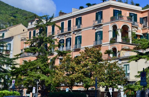 Historical Downtown Salerno Apartment | La Maison du Paradis: Charming apartment in the heart of Salerno