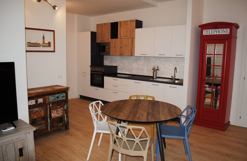 Verona City Centre Apartment | La Piccola Loggia Verona app. with a view and garage