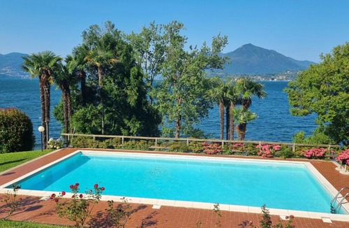 Stresa Apartment | La Suite dell'Artista SWIMMING POOL AND AIR CONDITIONING