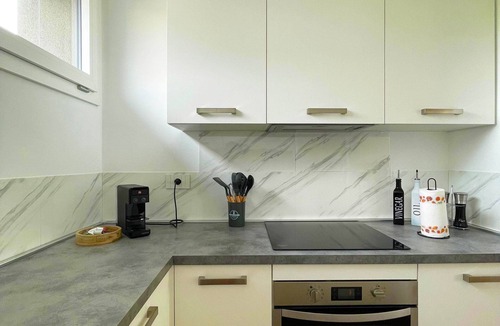 Casbeno Apartment | LA TERRAZZA - Very Quiet - Free park - 3 min Varese center and lake - AIR Cond.