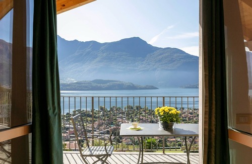 Vercana Apartment | Lake Como - Residence La Collina - Bosana