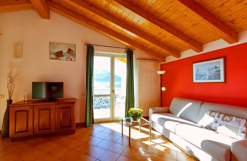 Vercana Apartment | Lake Como - Residence La Collina - Bosana