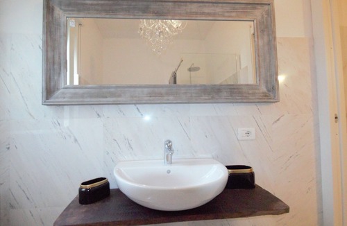 Vignola Apartment | Lake side relais