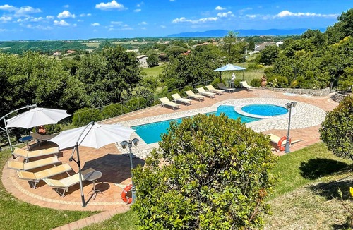 Montefiascone Villa | LAKE VIEW-BOLSENA. EXCEPTIONAL VILLA. POOL/JACUZZI. SLPS 24. EXCLUSIVELY YOURS!