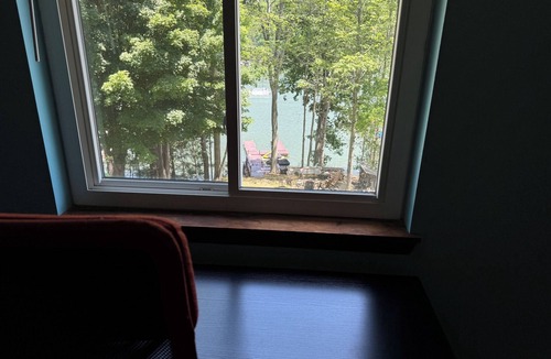 Greentown House | Lakefront at Lake Wallenpaupack with Private Dock 3bdr 2bath Hot Tub