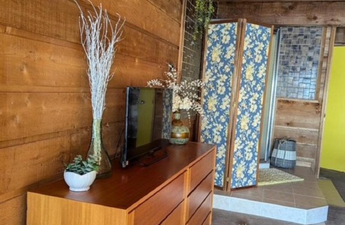 Camden House | Lakefront condo w private dock and boat ramp