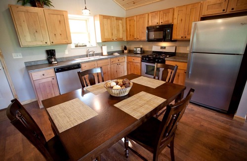 Carbondale House | Lakefront Cozy Cabin with Hot-tub in Carbondale, Illinois