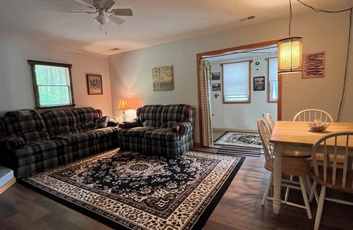Lewiston Cottage | Lakefront Cozy Rustic 3 bedroom cottage on Big Wolf Lake