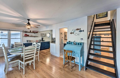 Lake Koshkonong House | Lakefront Home w/Gorgeous Sunsets, Kayaks, & Pier