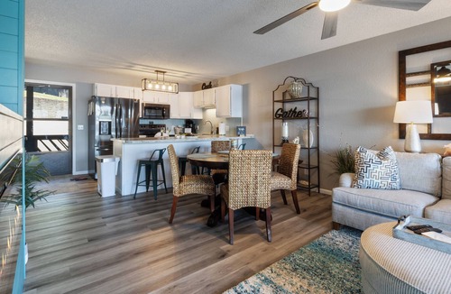 Osage Beach Condo | Lakefront Huge views - King Bed - No Stairs - Salt Water Pool - Putting Green -