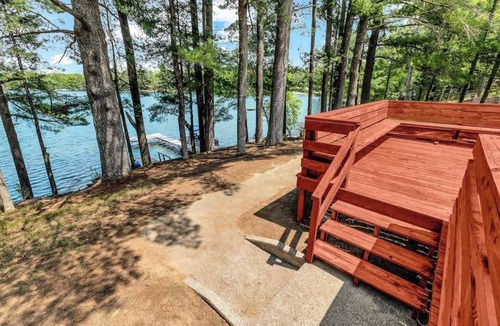 Riverview House | Lakefront Lodge-Private Dock-Swimming-Game Room