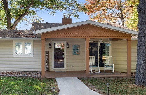 Palo Cottage | Lakefront Rojean Retreat on Nevins Lake
