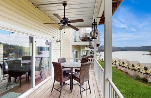 La Follette House | Lakefront Stay Sleeps 4 Decks Pool Golf Clubhouse