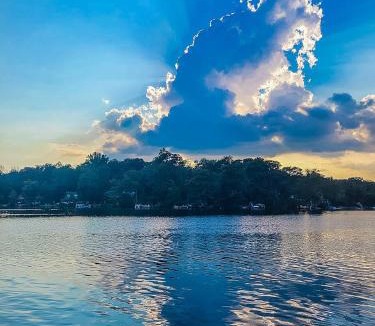 Lake Ariel House | Lakefront Sunsets, Hot Tub, Pool Table, Kayaks