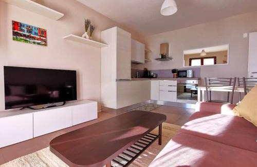 Zorzino Apartment | Lakeview Escape