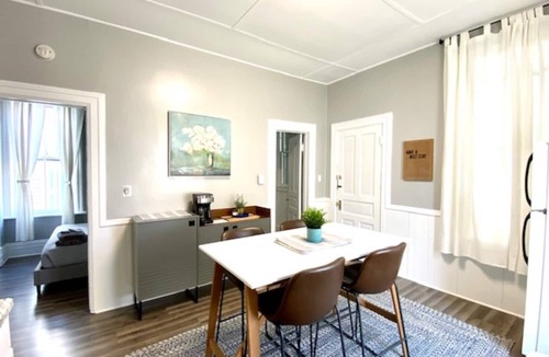 Lakeview Apartment | Lakeview Hideaway: an easy, comfortable 3BR base in Lakeview, steps from Wrigley and the lake.