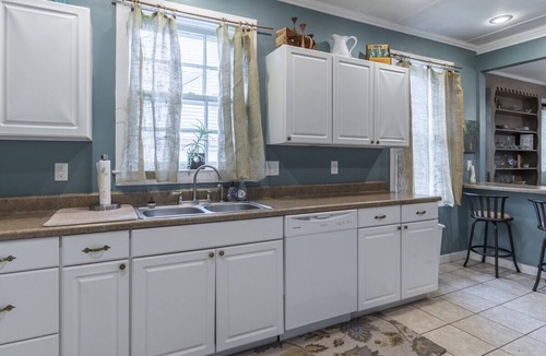 Starkville House | Lamplight Cottage, easy walk to Main Street!