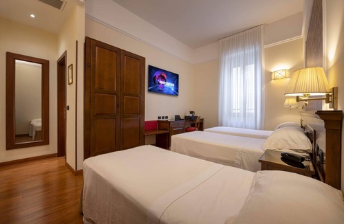 Milan Hotel | Lancaster Hotel