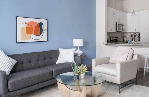 Hurwood Heights Apartment | Landing | Chic 1BD, Pool, Gym