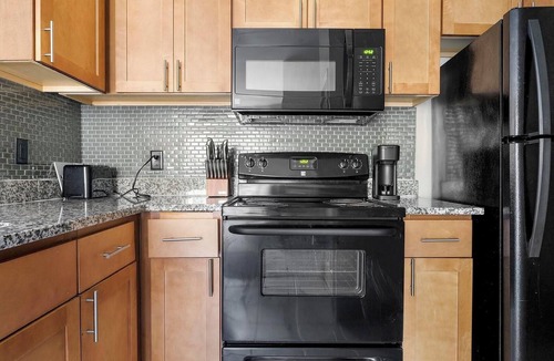 Gainesville Apartment | Landing | Chic 2BD, Tennis Court, Gym
