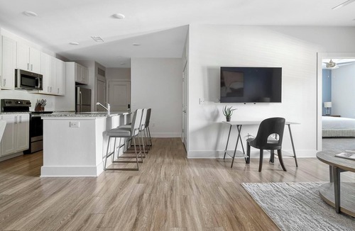 Fort Mill Apartment | Landing | Chic 3BD, Yoga Studio, Pool