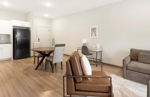 Pinch District Apartment | Landing | Incredible 1BD, Pool, Yoga Studio