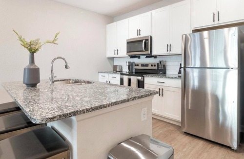Port Malabar Apartment | Landing | Incredible 2BD, Gym, Pool