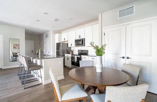 Port Malabar Apartment | Landing | Incredible 2BD, Pool, Gym