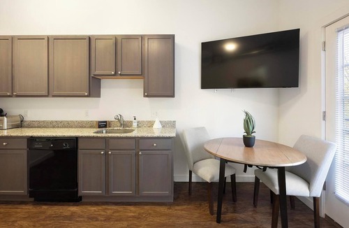 Church Hill Apartment | Landing | Incredible Studio, Clubhouse, Courtyard