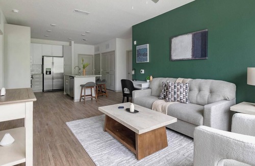 Southside Apartment | Landing | Modern 2BD, Gym, Clubhouse