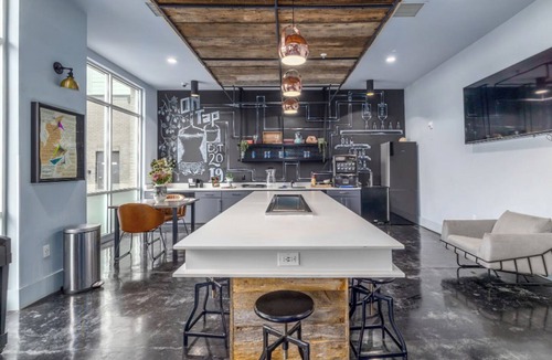 Optimist Park Apartment | Landing | Spectacular 2BD, Gym