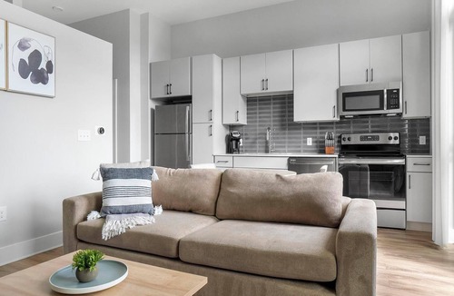 Downtown Apartment | Landing | Stylish 1BD, Courtyard, Gym
