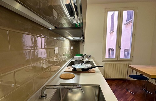 Historic Center Apartment | Large apartment in the main street of Bologna near the main square