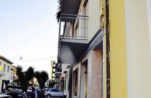 Viareggio Apartment | Large apartment with air conditioners and unlimited wifi