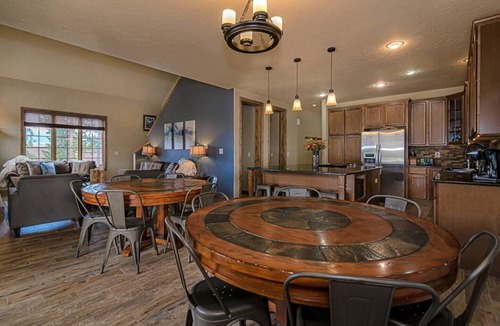 Fraser House | Large Stunning home, Shuttle, Hot Tub Views & Close!