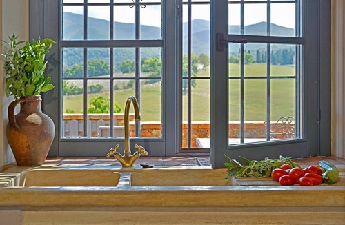 Bibbona Villa | Large villa with heated pool, A/C, Wi-Fi, BBQ, al fresco dining, sleep 16