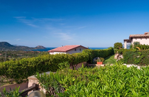 Porto San Paolo Ski Chalet | Laura's Terrace - terraced house with seaview