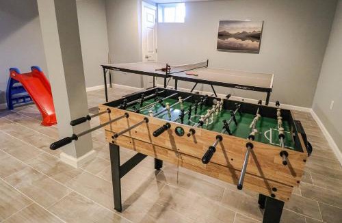Princeton House | Lavish Spacious Home Near Town Game Room 4BR
