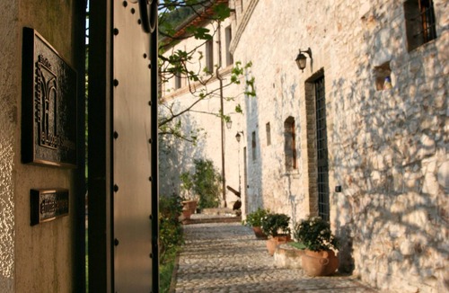 Bovara Apartment | Le Logge di Silvignano - Apt. Baltimora - Garden & Pool Private Terrace - For 2
