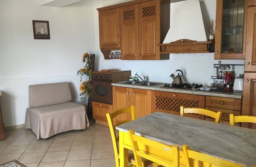 Poggio Favaro-San Bernardo Apartment | 'Le Rose' Room with Sea View, Wi-Fi and Air Conditioning