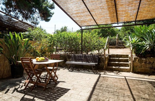 Bagheria House | Lemon Cottage Apt inside Villa Trabia