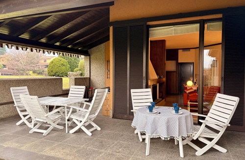 Lesa Apartment | Lèsia Oasis - The House on the Lake - beach and pool